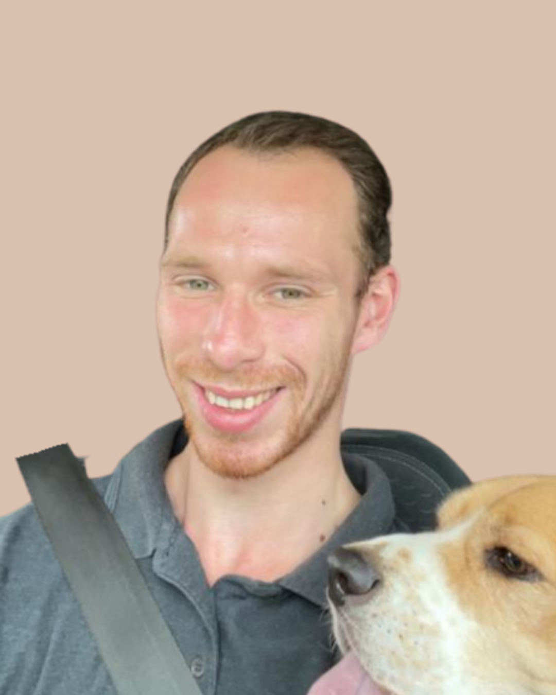 dave-met-hond-in-werkkleding-in-de-dpm-elektrotechniek